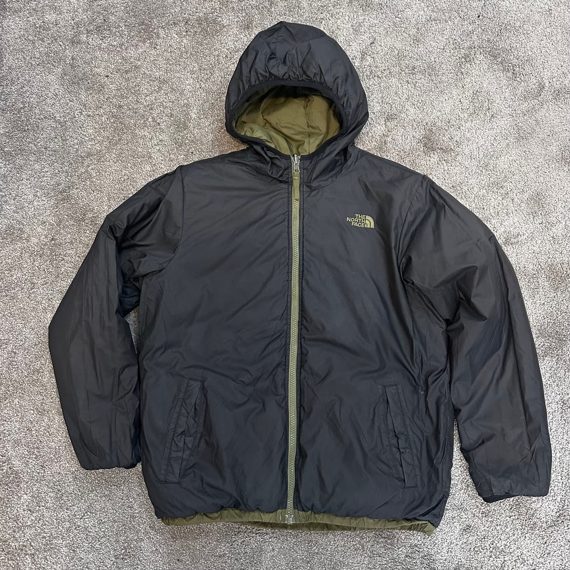 노스페이스 올리브/블략 리버서블 경량패딩L 상품이미지3