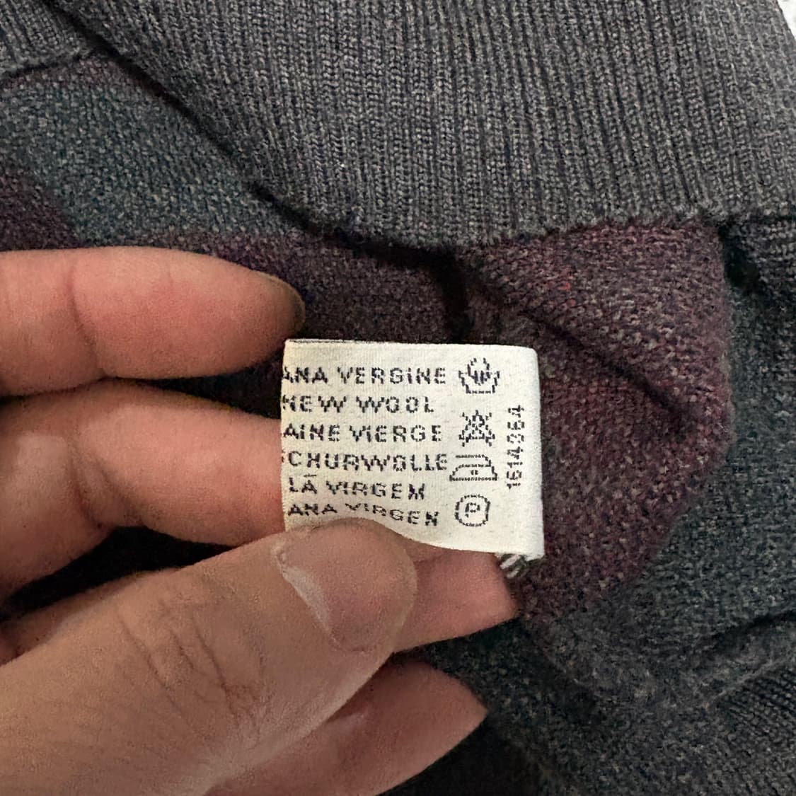 폴앤샤크 빈티지 패턴 브이넥 니트 상품이미지7