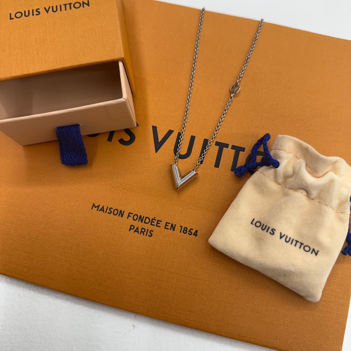 루이비통 에센셜 목걸이 실버 상품이미지2