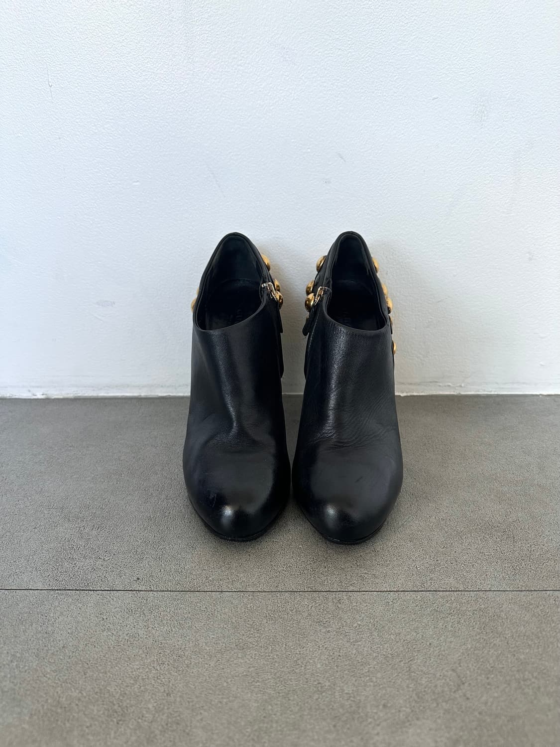 구찌 톰포드 바부스카 스터드 레더 앵클부츠 상품이미지3