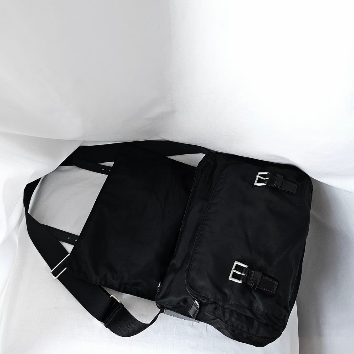 [정품 PRADA] 프라다 투포켓 나일론 메신저백 크로스백 남녀공용 상품이미지5