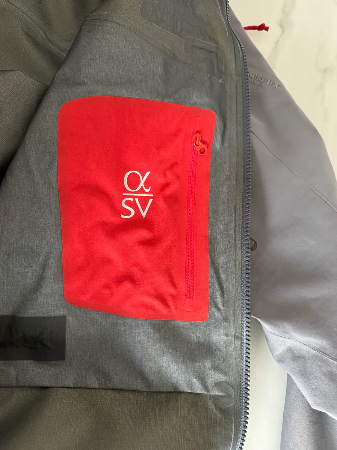 아크테릭스 알파 SV 티타늄 Made in canada 상품이미지6