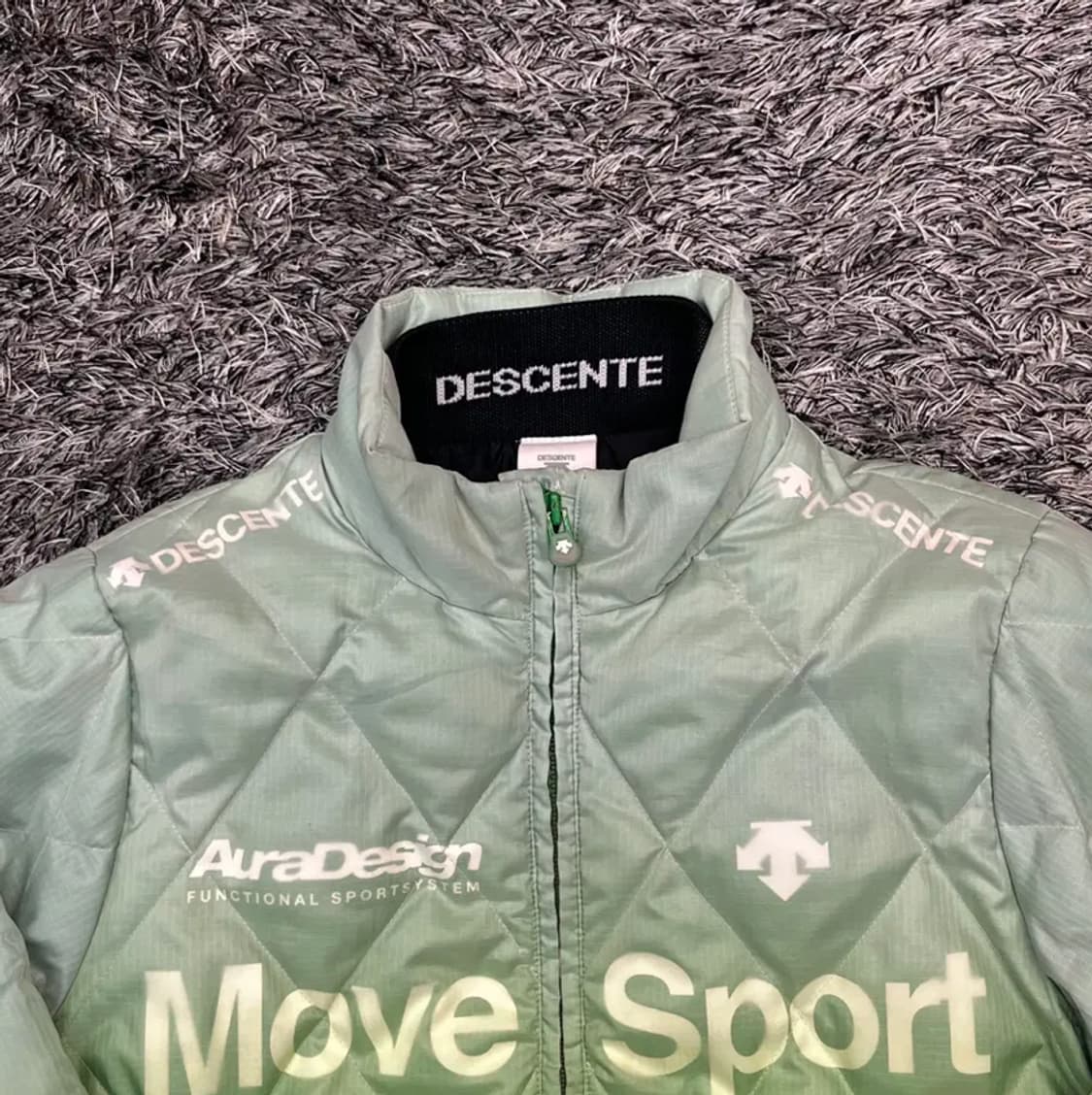 데상트 여성 다이아몬드 퀼팅 자켓 (90) 상품이미지2