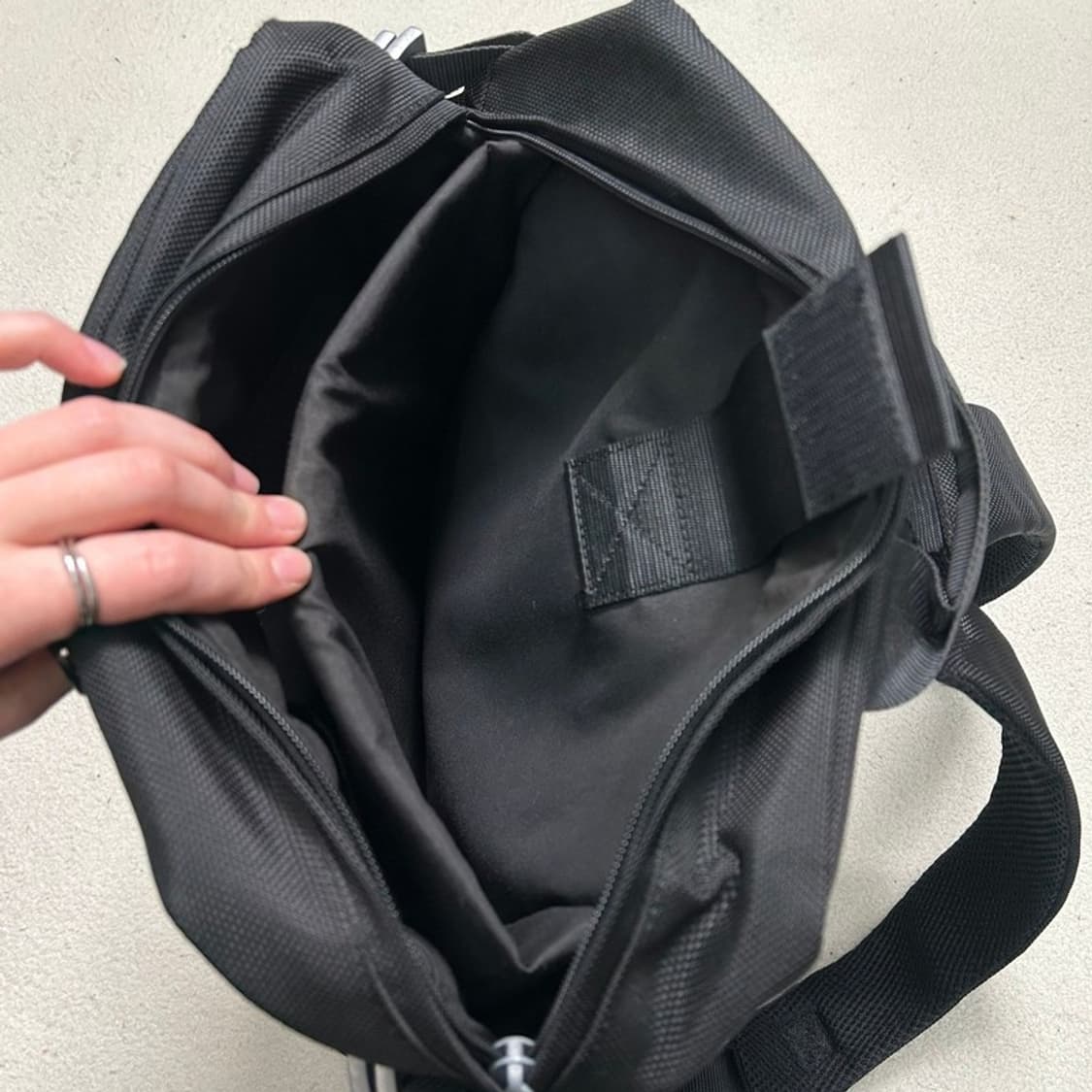 캘빈클라인진 블랙 컬러 백팩 상품이미지7