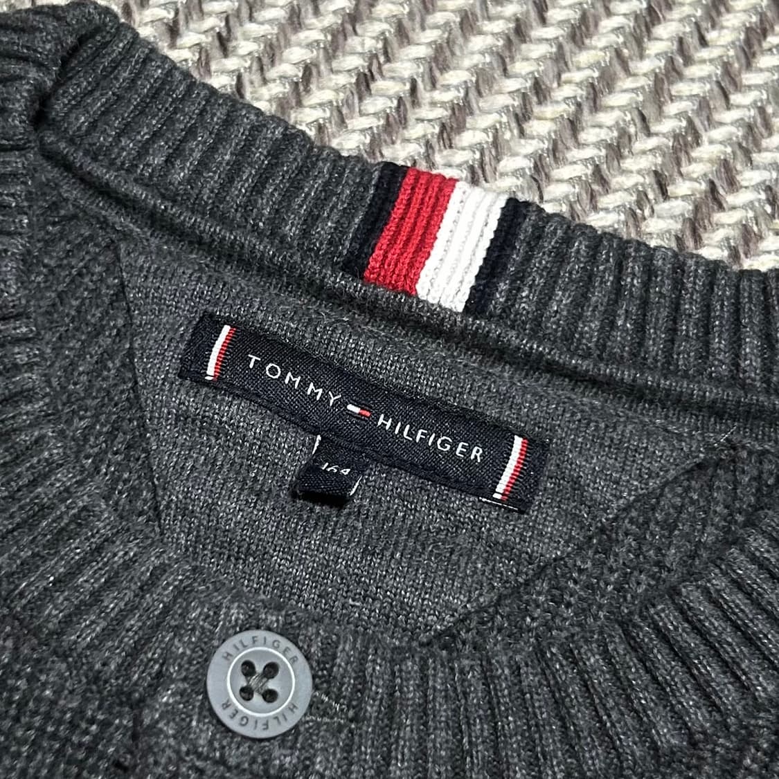 [S] Tommy 타미힐피거 헨리넥 다크그레이 코튼 니트 상품이미지4