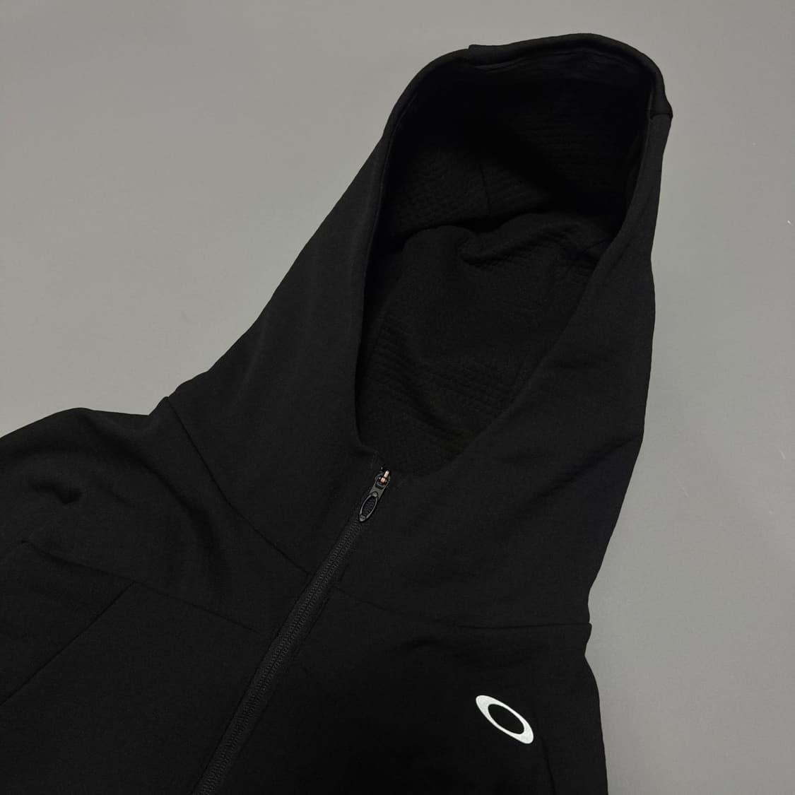 오클리 블랙컬러 폴리에스터 혼방 테크 서클로고 뉴버전 후드 집업 자켓 상품이미지4