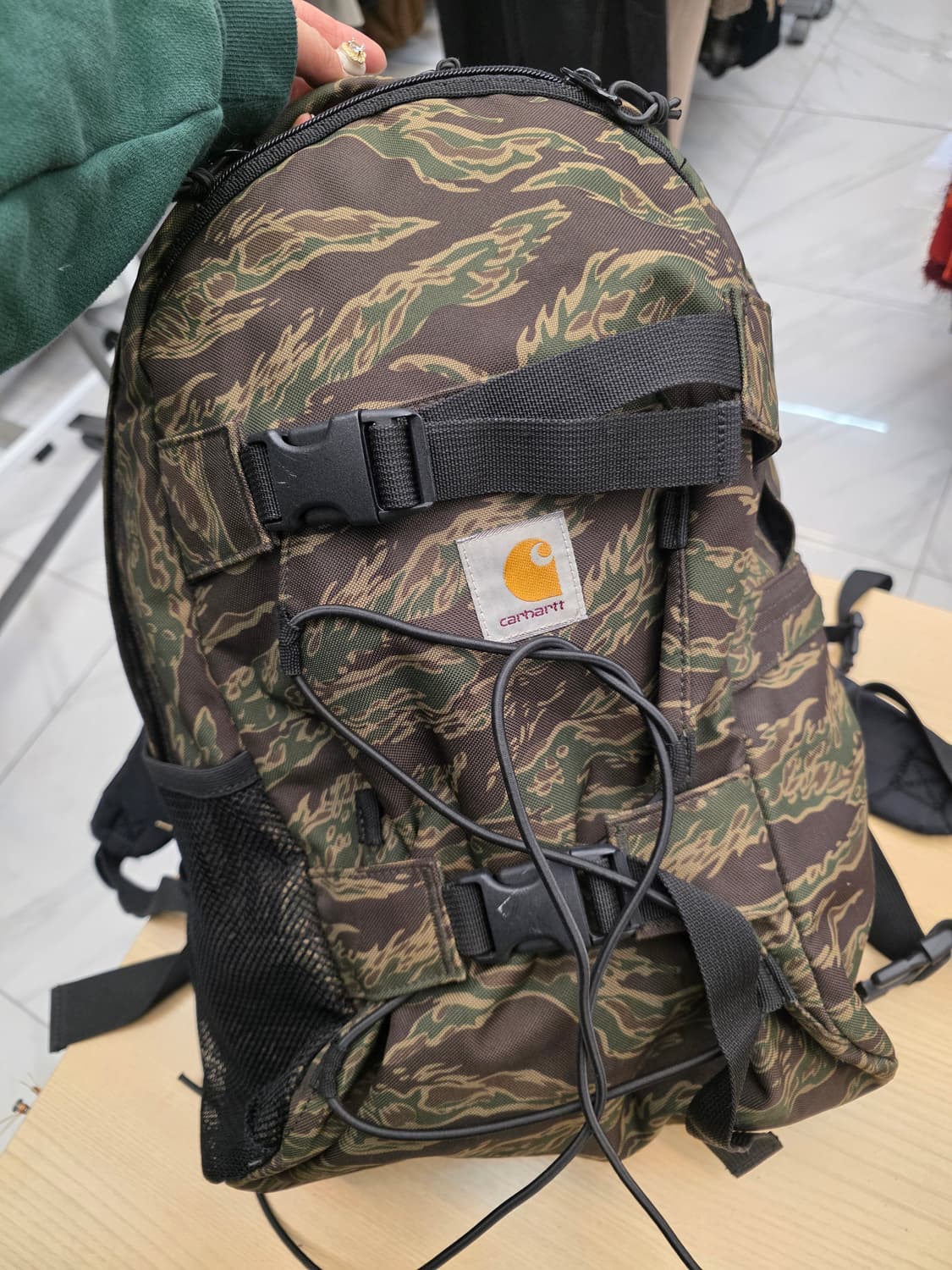 칼하트 킥플립 카모 백팩 상품이미지1