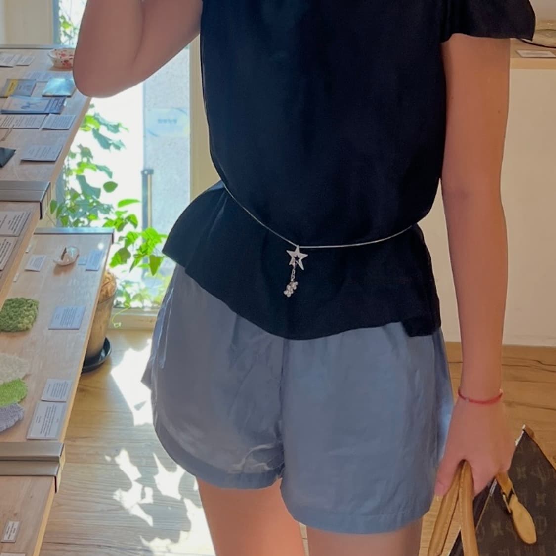 아모멘토 glossy banding shorts (dark blue) 상품이미지6