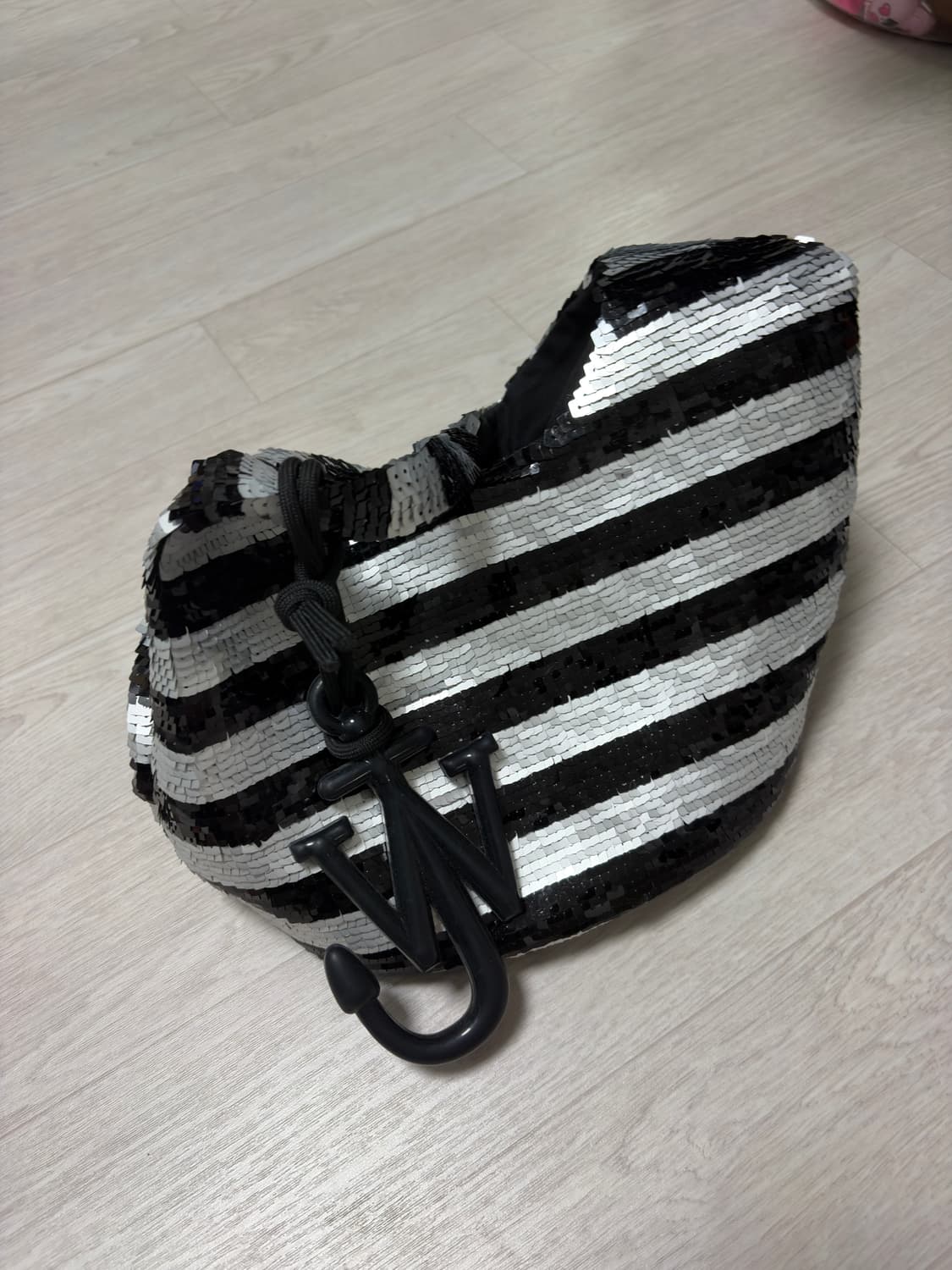 JW Anderson Small sequin shopper shoulde 상품이미지3