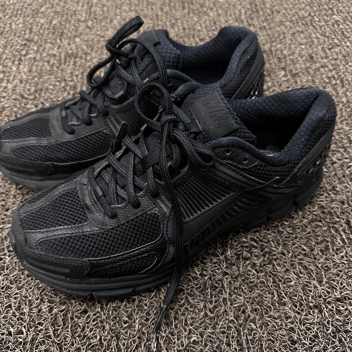 NIKE 나이키 줌 보메로 5 SP 블랙 운동화 260사이즈 상품이미지2