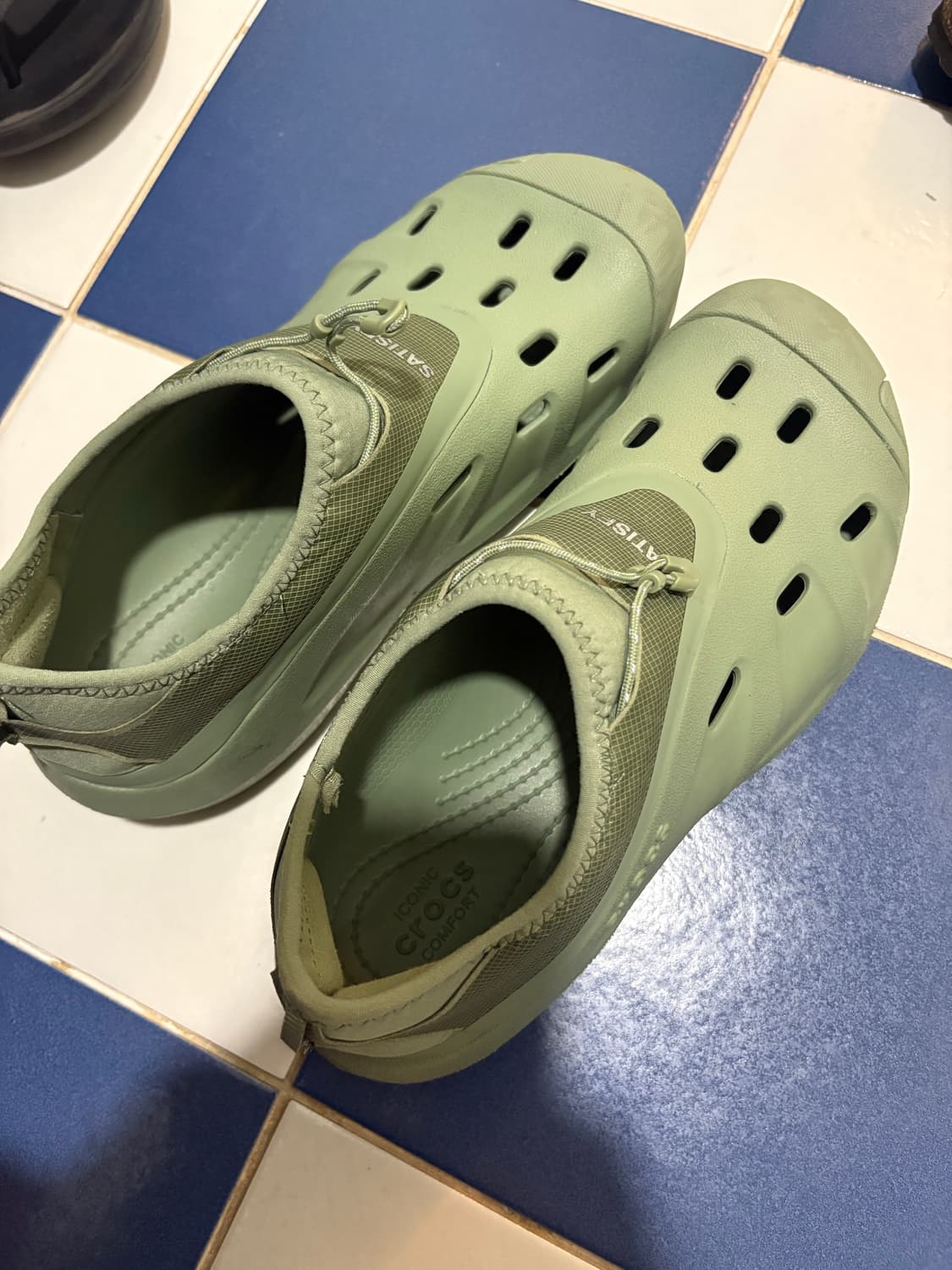 크록스 새티스파이 상품이미지1