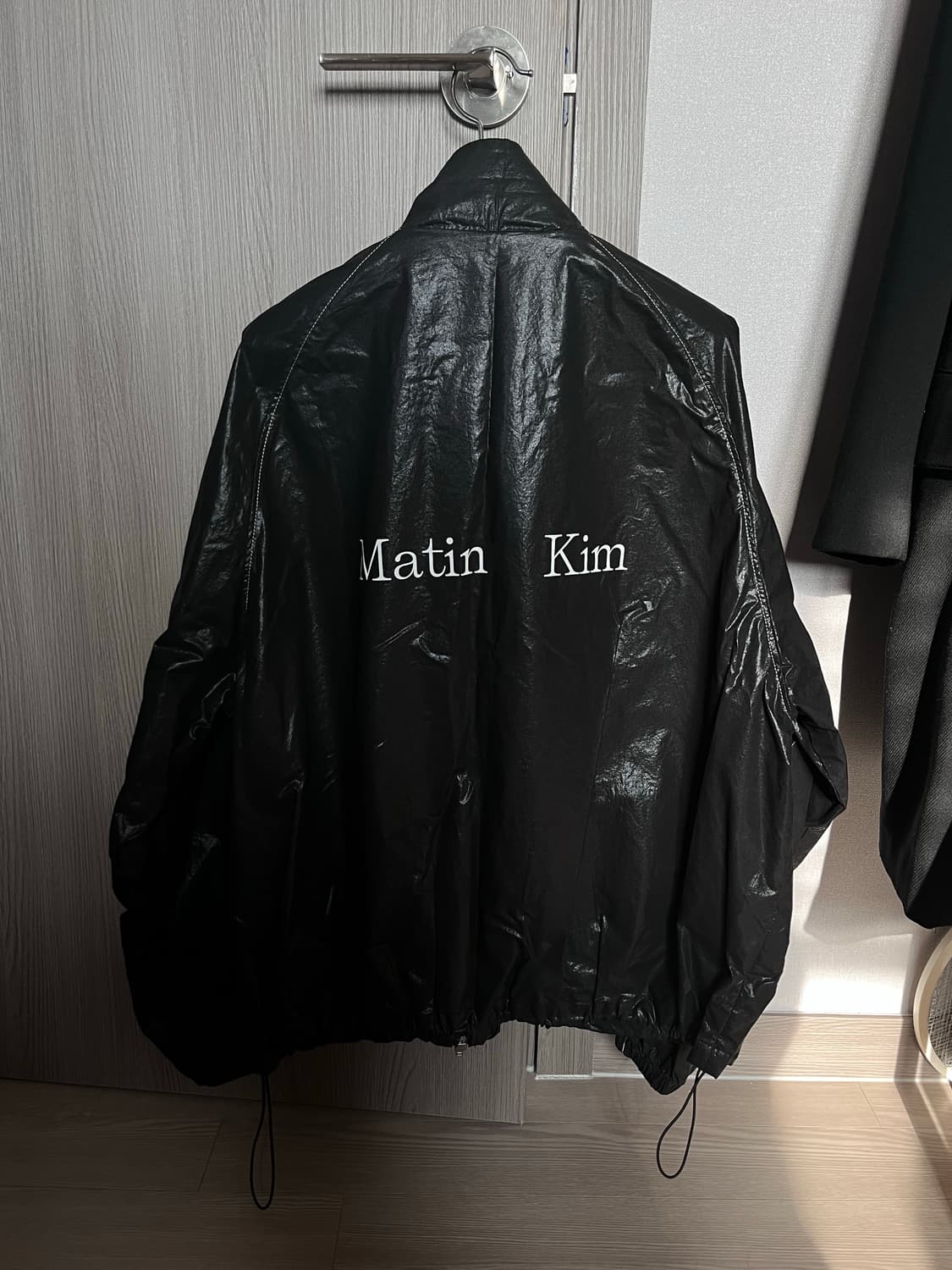 마뗑킴 로고 코팅 점퍼 블랙 상품이미지4