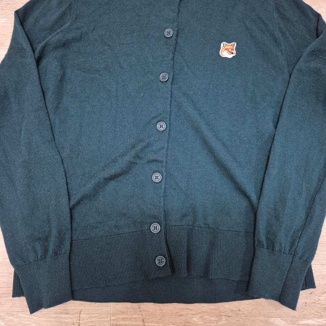 메종키츠네 자수 헤드 와펜로고 라운드 울 니트 가디건 M(95) 상품이미지3