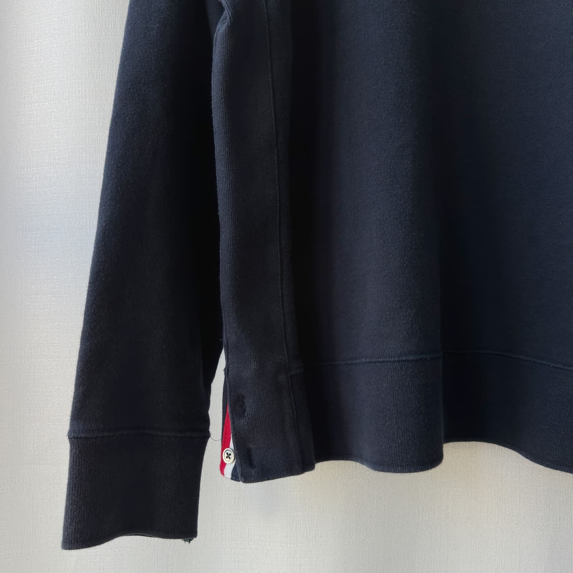 톰브라운 클래식 루프백 4-바 스웨트셔츠 네이비 5사이즈 상품이미지4