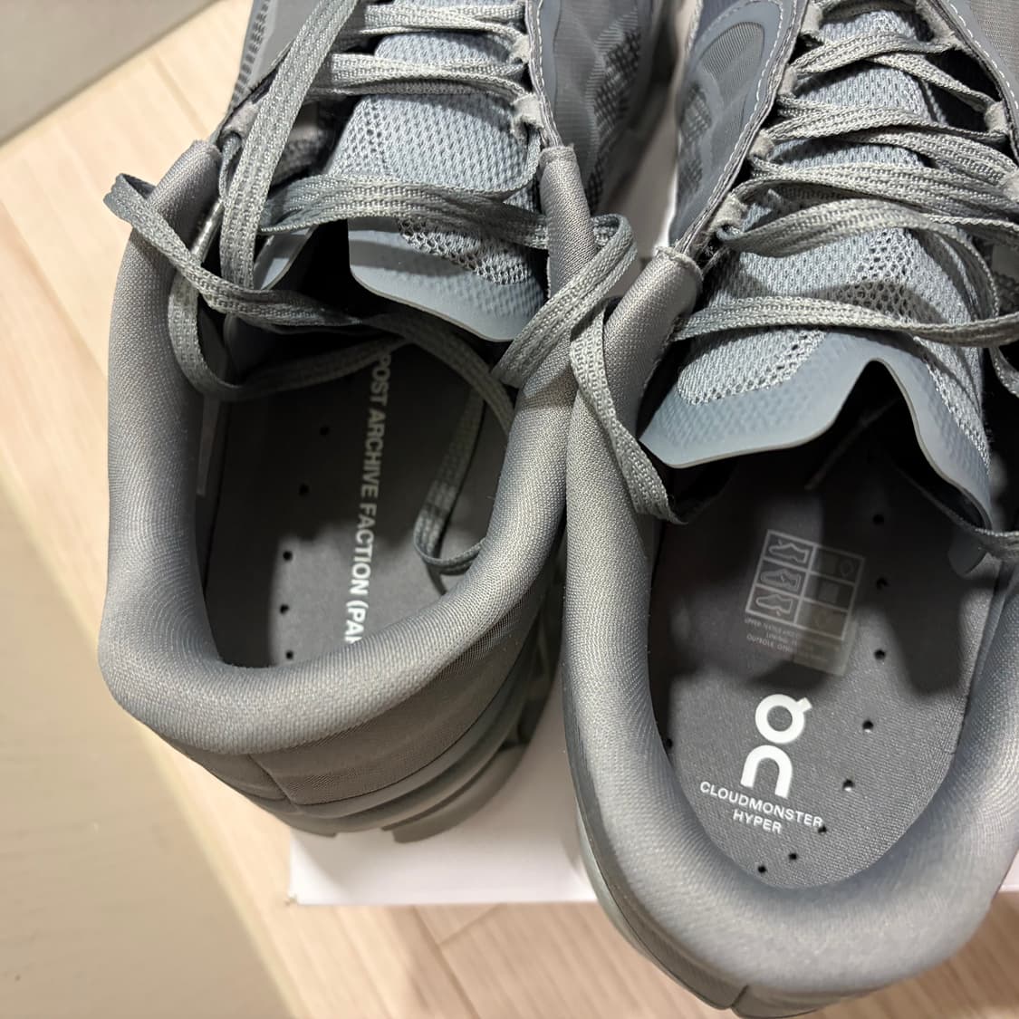 온러닝x파프 클라우드몬스터 그레이 285  상품이미지3