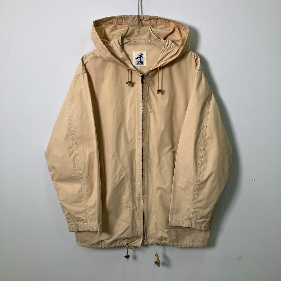 이세이미야케 하이 스포르팅 기어 베이지 윈드브레이커 상품이미지1