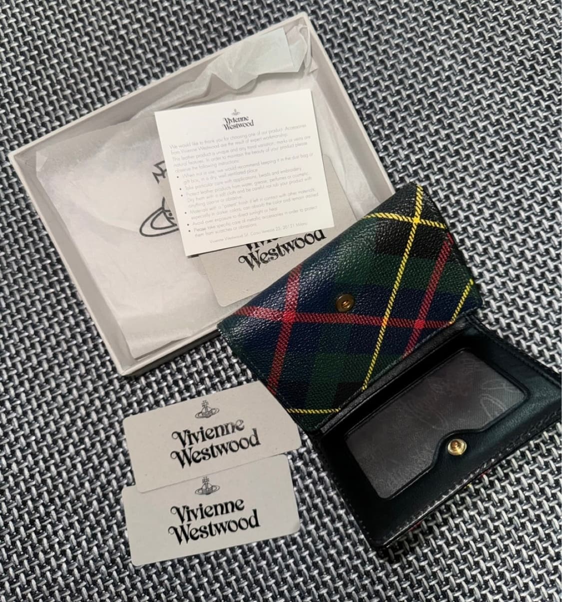 비비안웨스트우드 체크 반지갑 상품이미지2