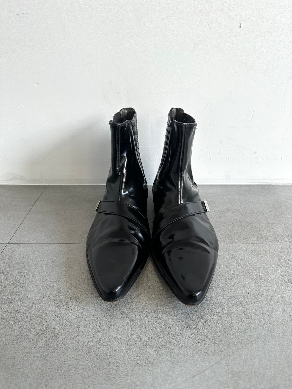 베르사체 페이던트 레더 하네스 부츠 상품이미지4