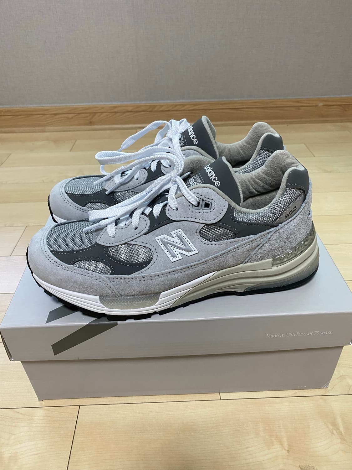 뉴발란스 992 코어 그레이 실버 메탈릭 255 상품이미지2