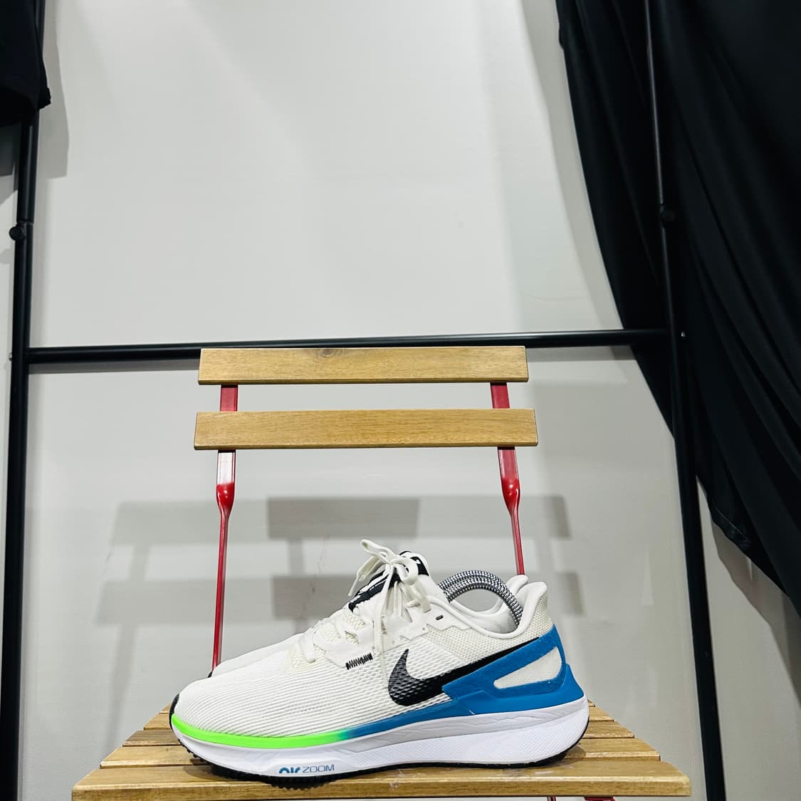 260) 나이키 운동화 남성 남자 런닝화 에어줌 스트럭처 상품이미지3