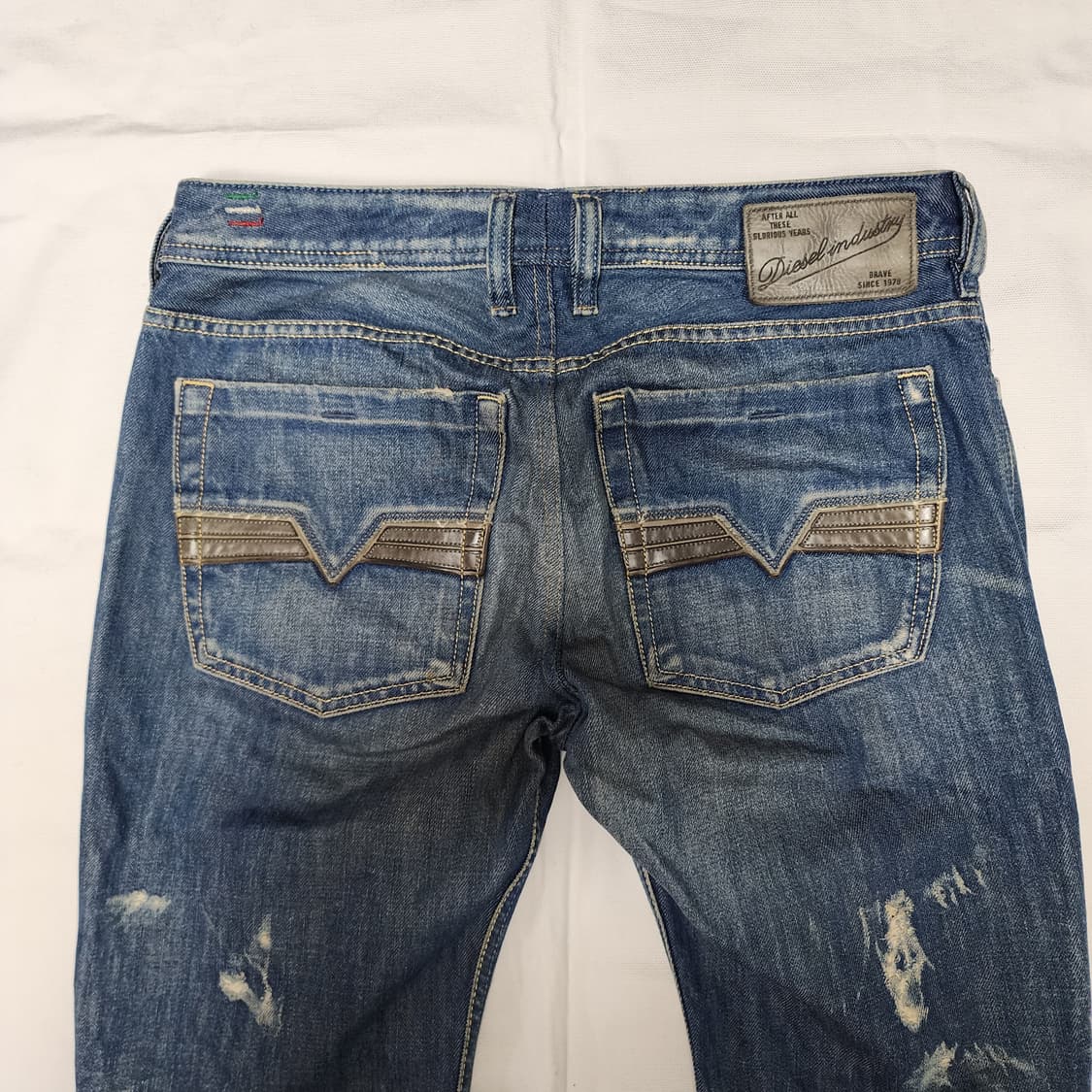 디젤 자티니 디스트로이드 워싱 데님팬츠 상품이미지6