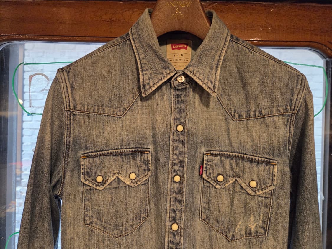 리바이스 디스트로이드 데님 셔츠 상품이미지2