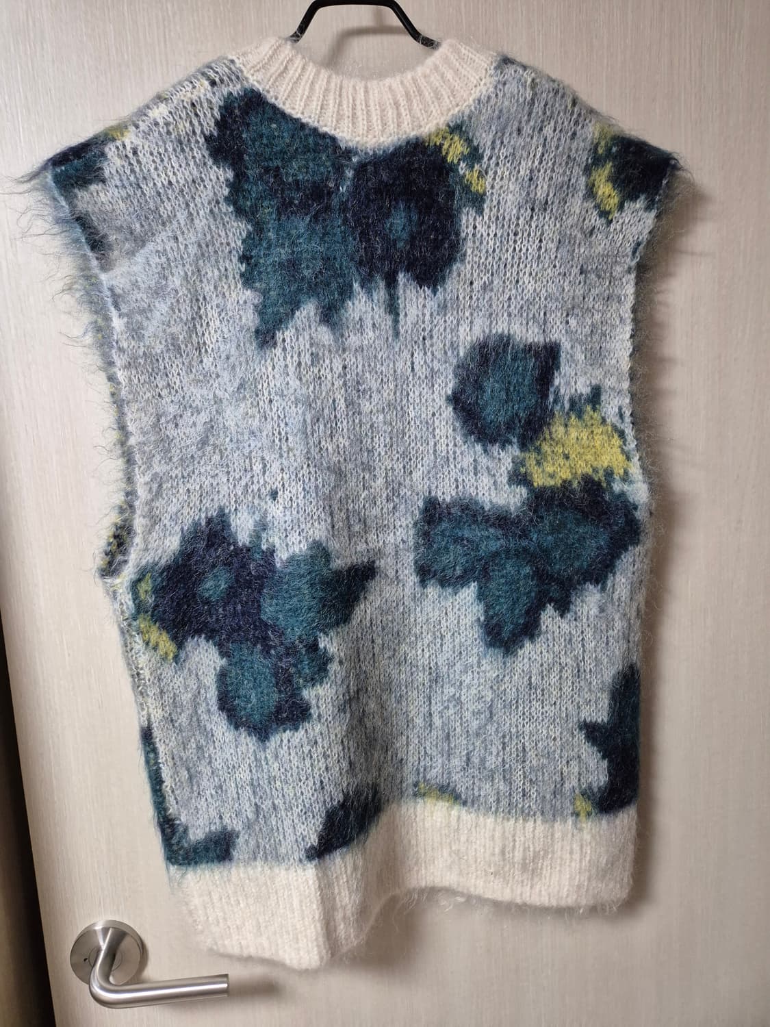 COS  코스 모헤어 브이넥 니트 베스트 라지 신형 상품이미지3