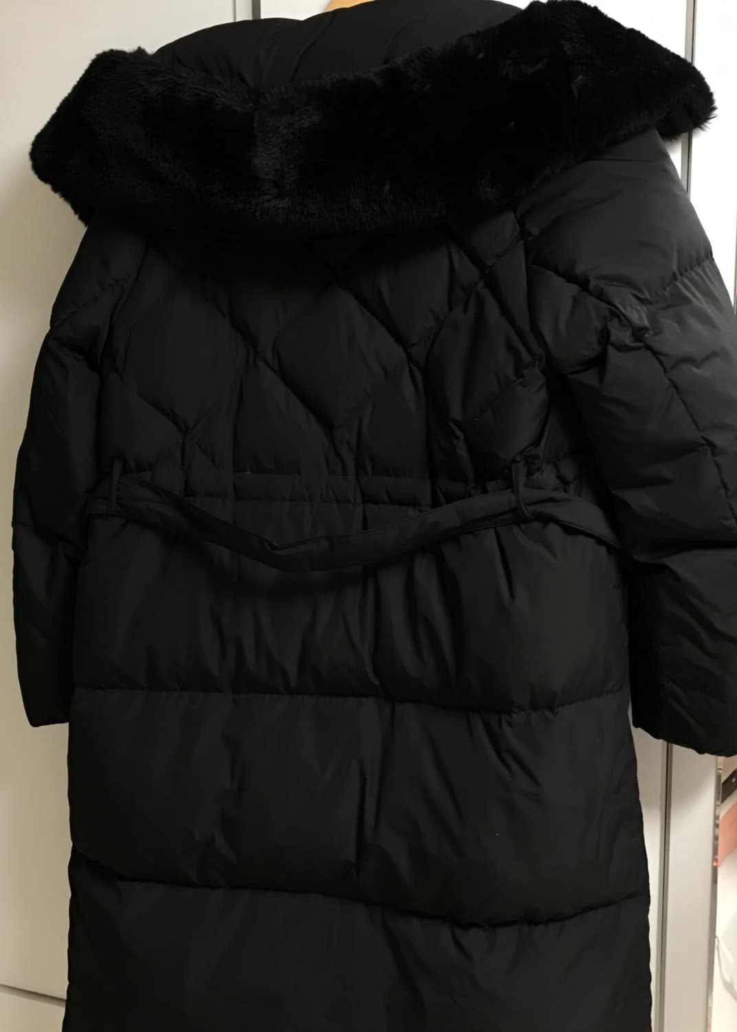 미쏘 블랙 퍼 롱패딩 상품이미지2