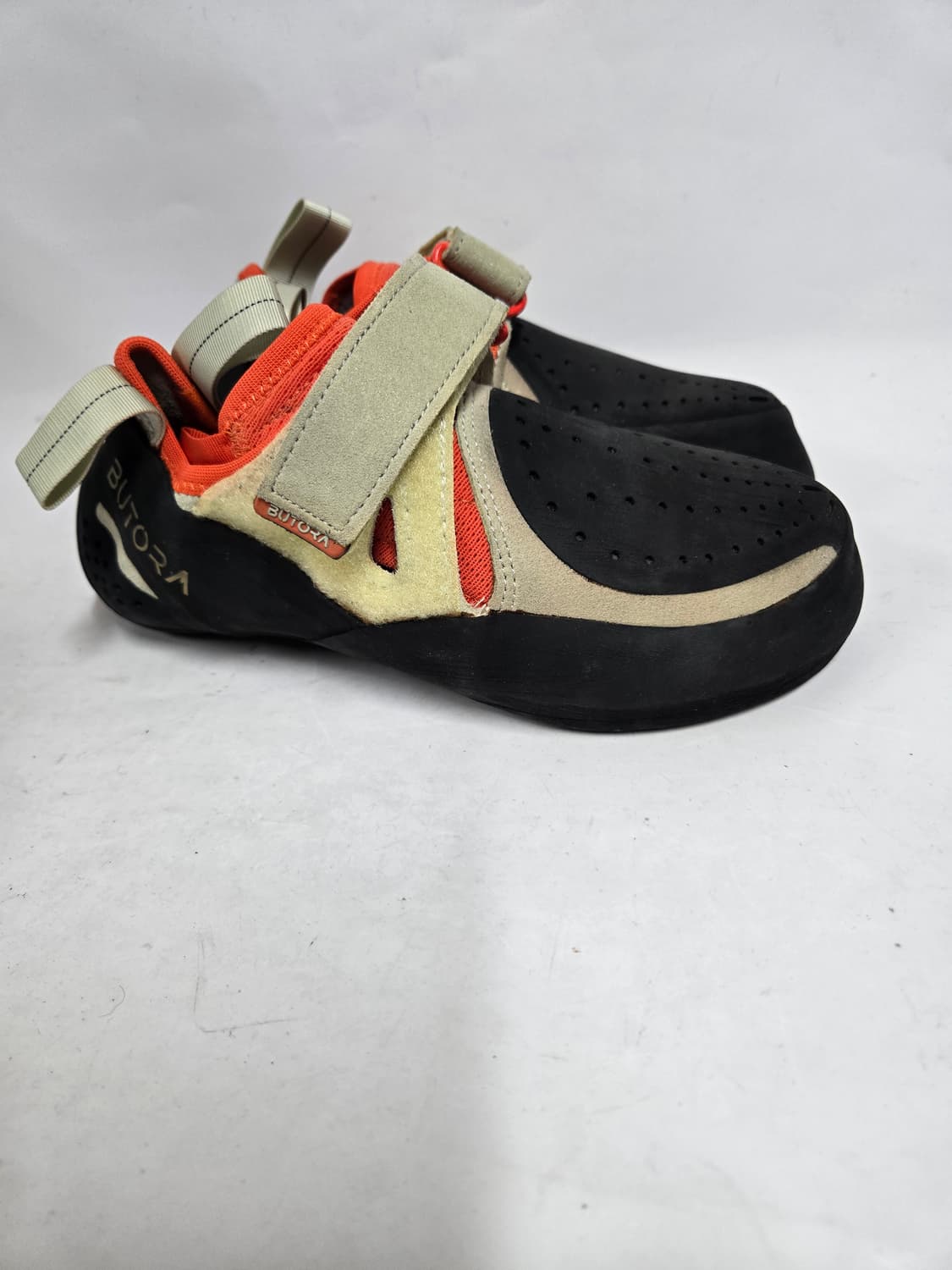 새제품)부토라 아크로 컴프 클라이밍 암벽화 블랙/오렌지 EUR40 상품이미지1