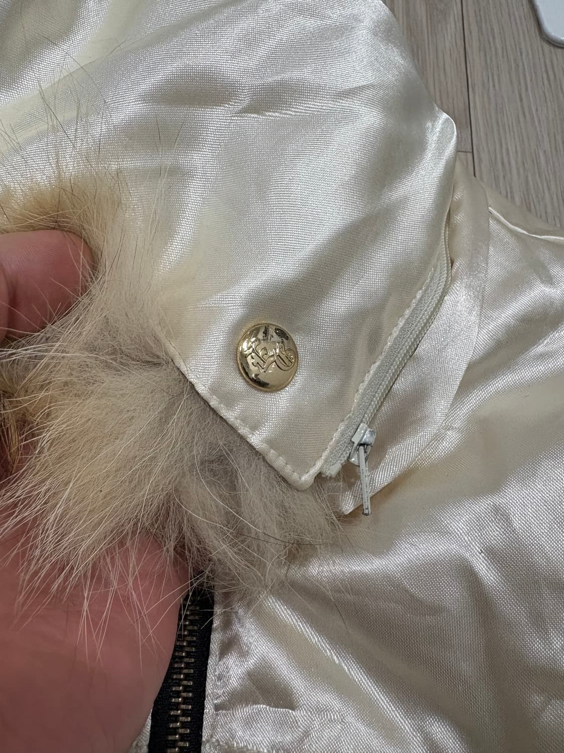 에고이스트 라쿤 퍼 패딩 하이넥 자켓 아이보리 상품이미지5