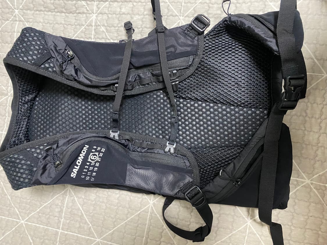 살로몬 마르지엘라 MM6 콜라보 XT-15 백팩 블랙 상품이미지2