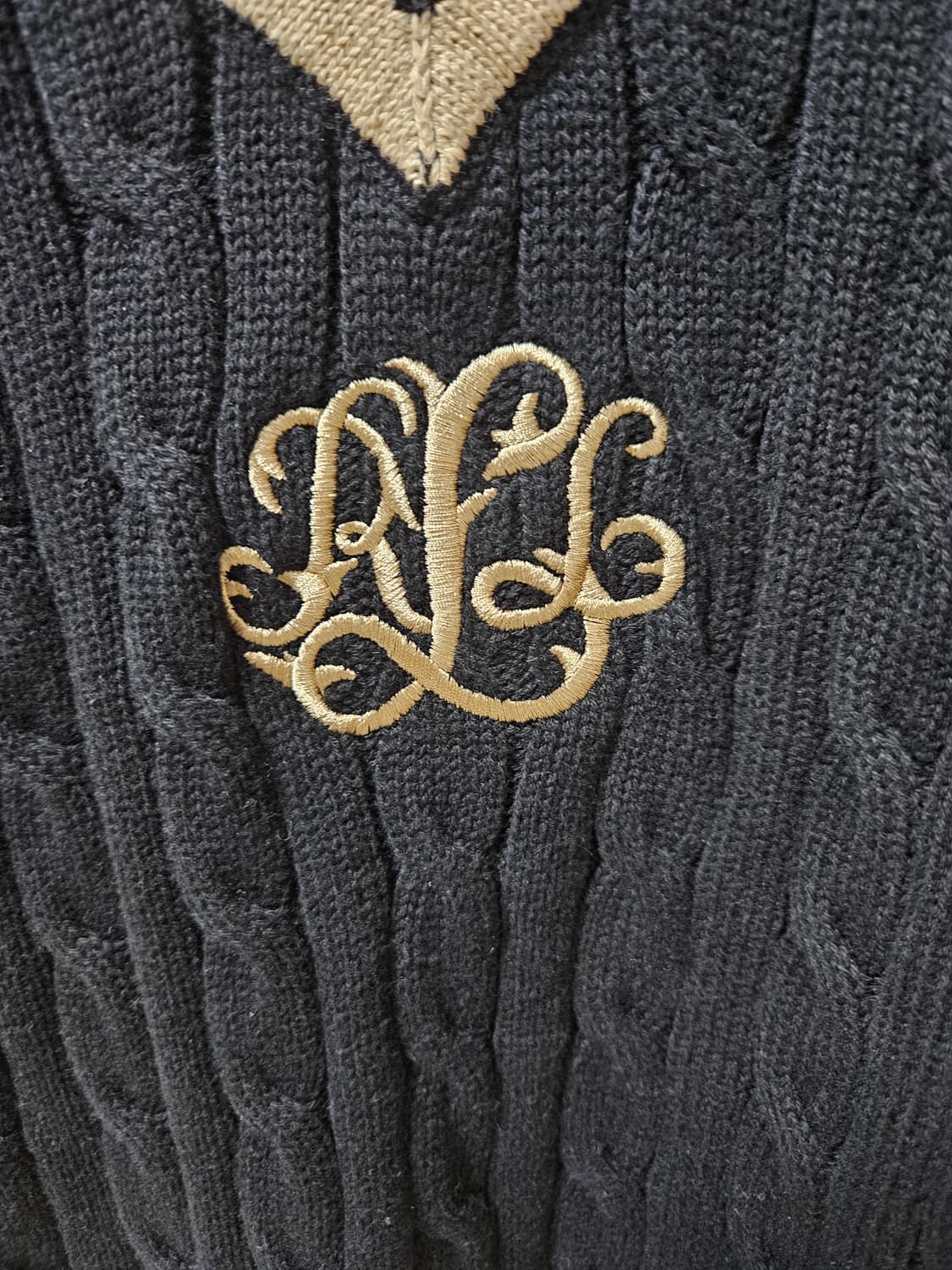 폴로 랄프로렌 케이블 브이넥 금장자수 니트 블랙라벨 m 상품이미지5