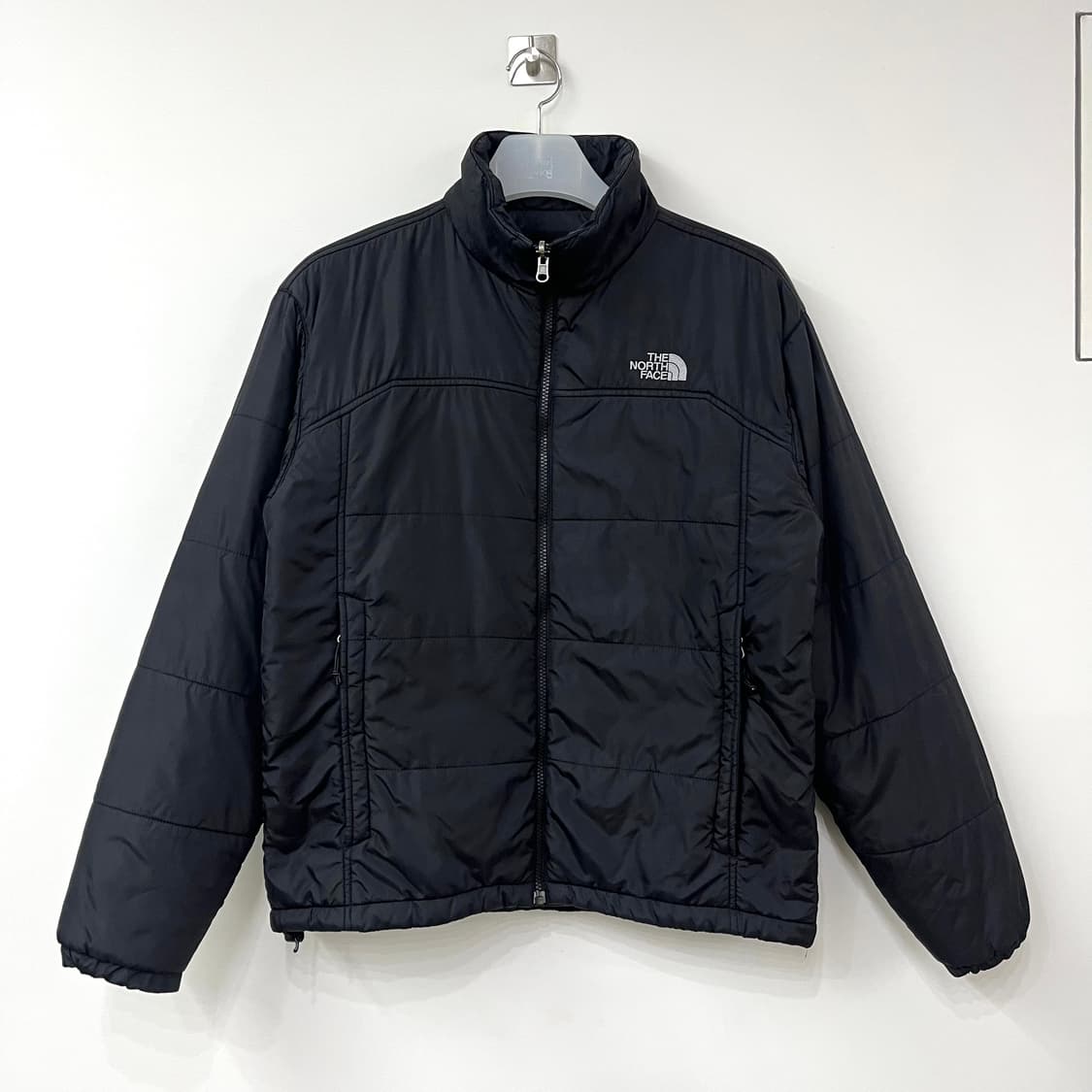 노스페이스 자수로고 블랙 경량패딩 상품이미지2