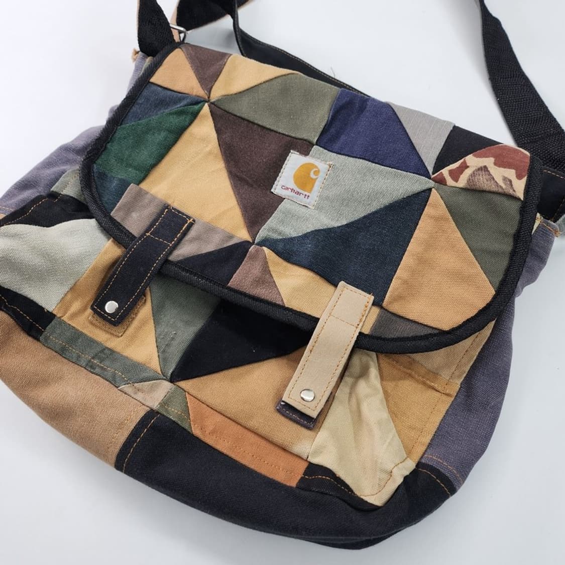 CARHARTT 리메이크 패치워크 크로스백 상품이미지2