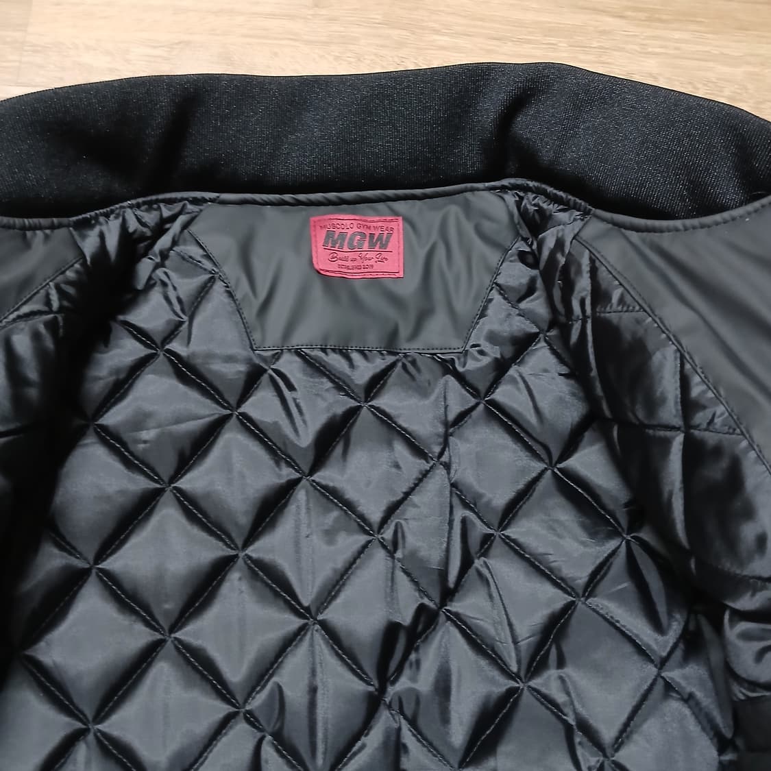 택붙은 미사용 MUSCOLO 머스콜로 바시티 누빔 헬스 점퍼 패딩 자켓 상품이미지10