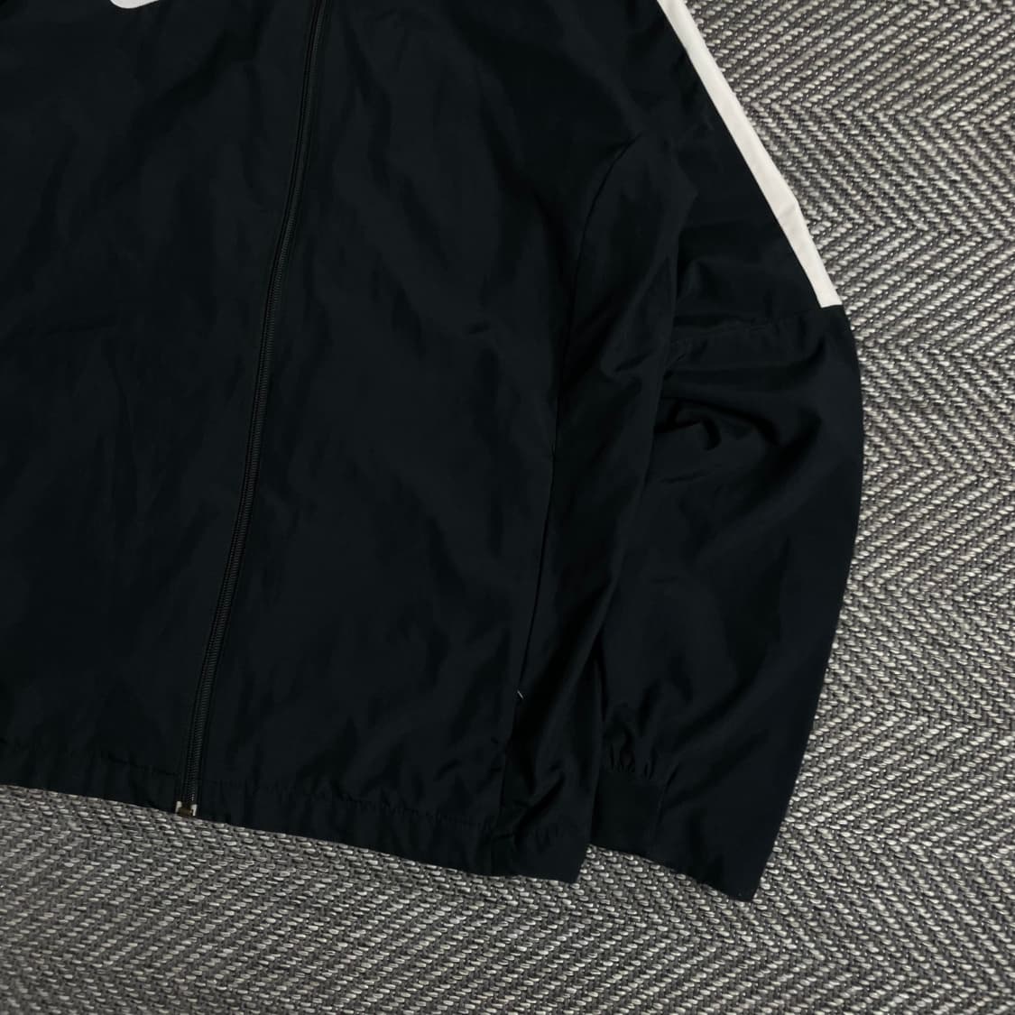 나이키 드라이핏 블랙 배색 바람막이y 3346 상품이미지4