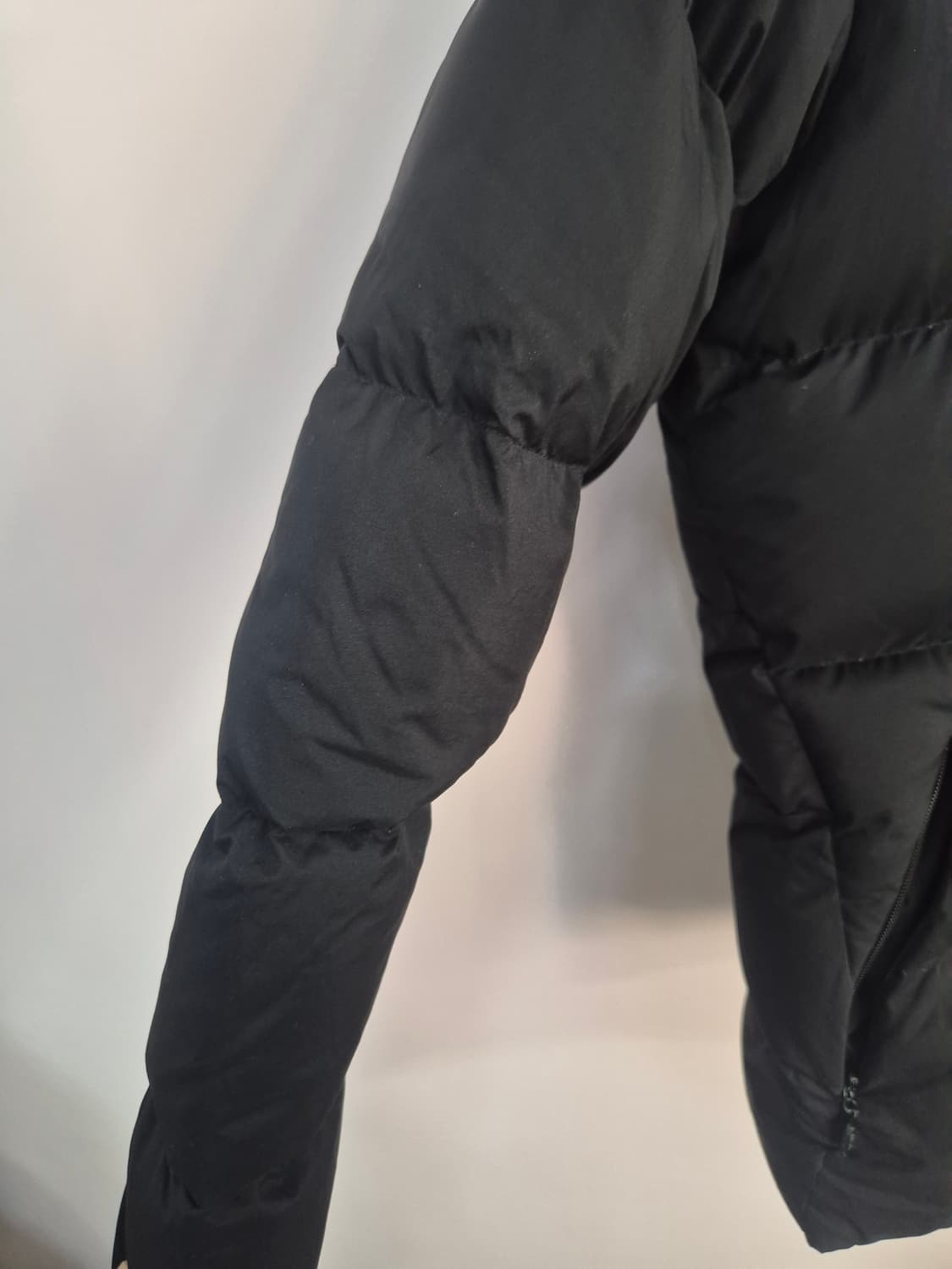 데상트 블랙 패딩 점퍼 후드 상품이미지4