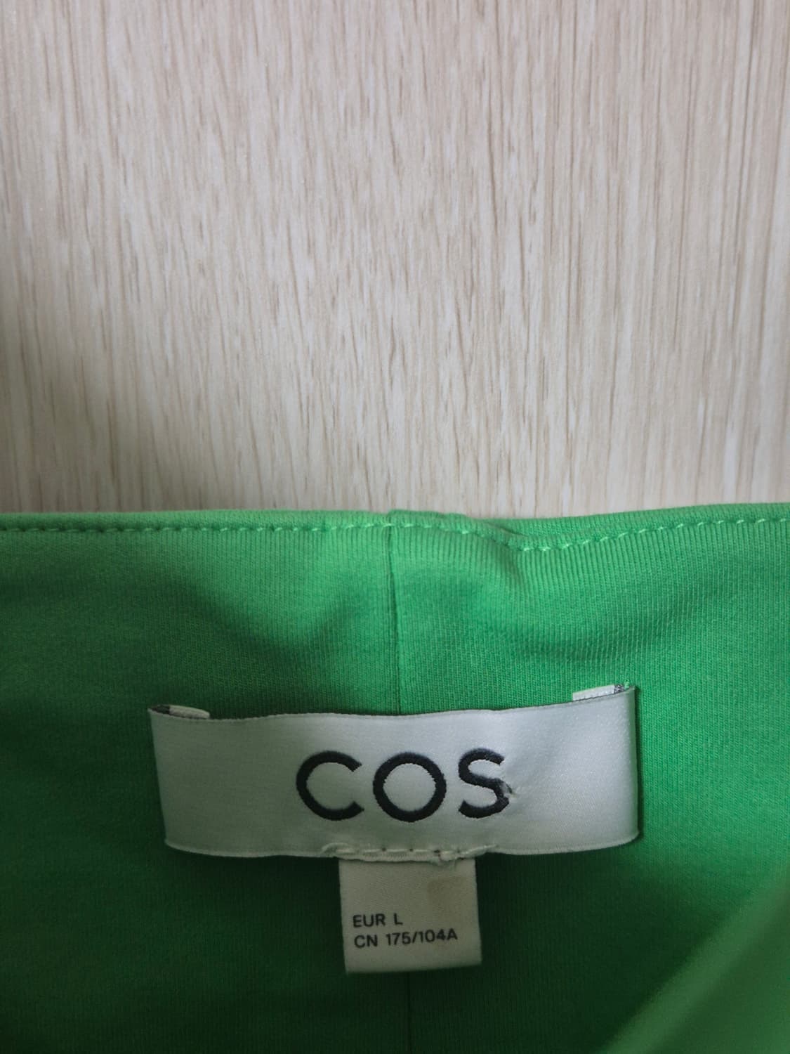 cos 코스 콘트라스트 패널 미니 드레스 그린 라지 (23년) 상품이미지8