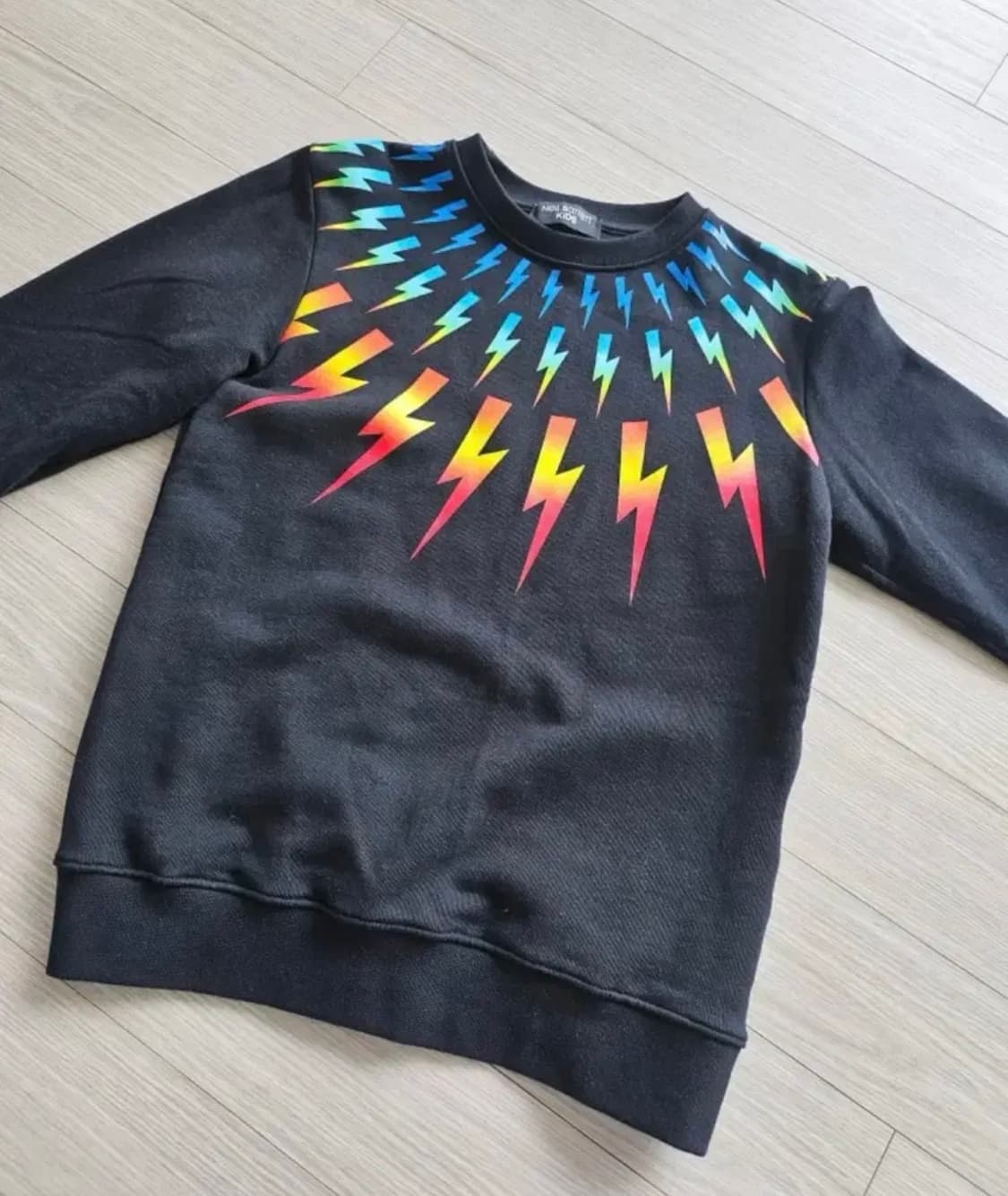 닐바렛 맨투맨 상품이미지1