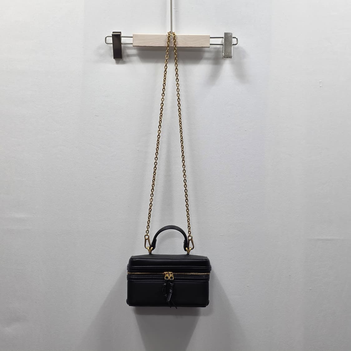 1812 자라 블랙 체인 미니 크로스백 가방 상품이미지1