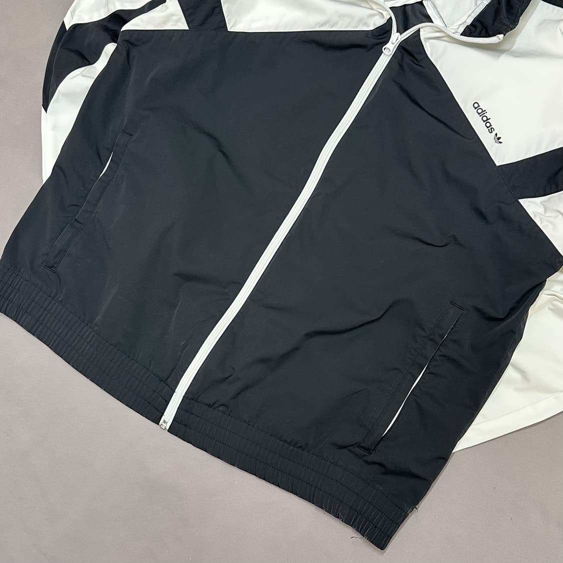 아디다스 신형 빈티지 바람막이 2XL 상품이미지5