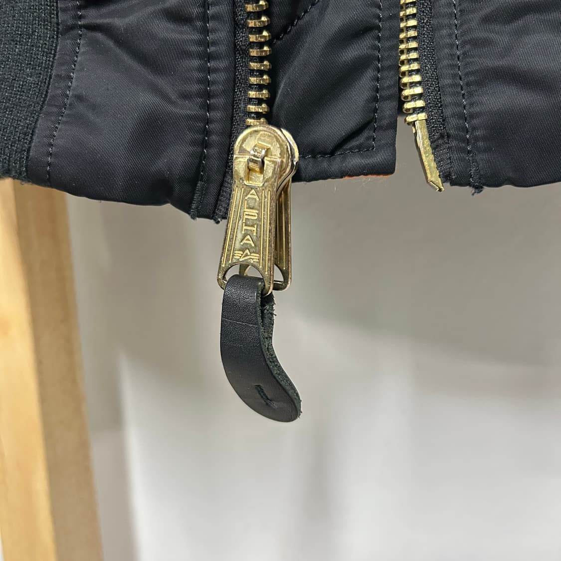 알파인더스트리 ma-1 플라이트 항공점퍼 블랙 상품이미지6