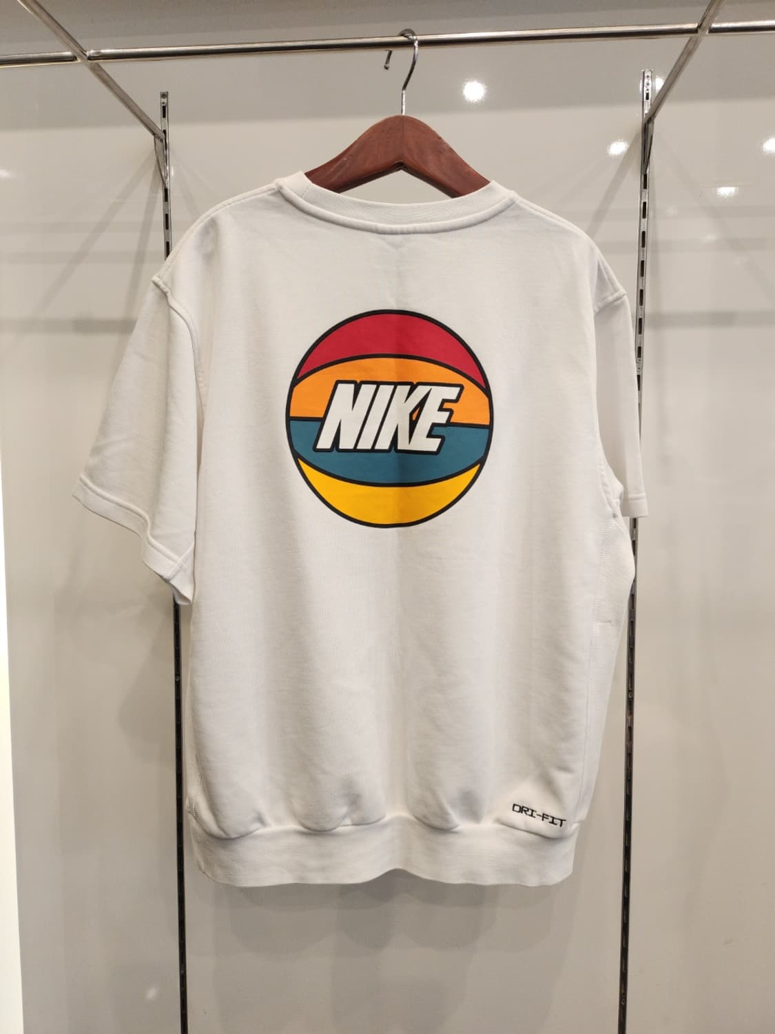 나이키 반팔 맨투맨 L 상품이미지2