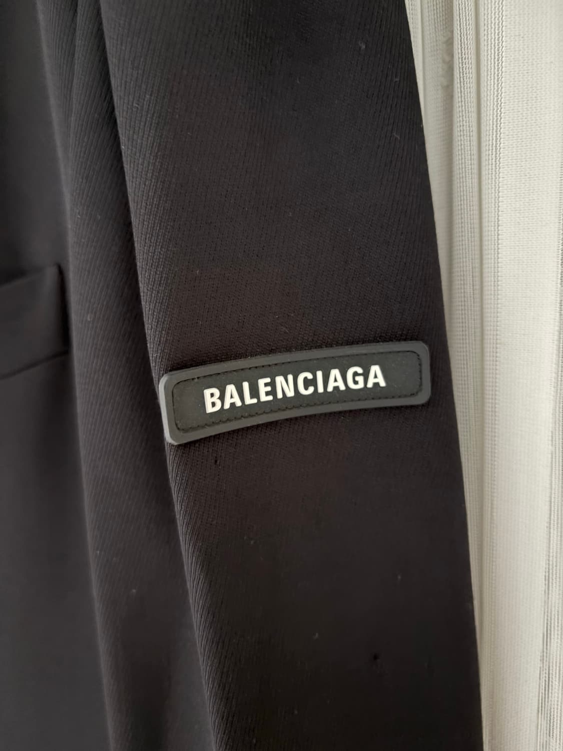 발렌시아가 플루이드 비스코스 개버딘 워시드 자켓 블랙 상품이미지5