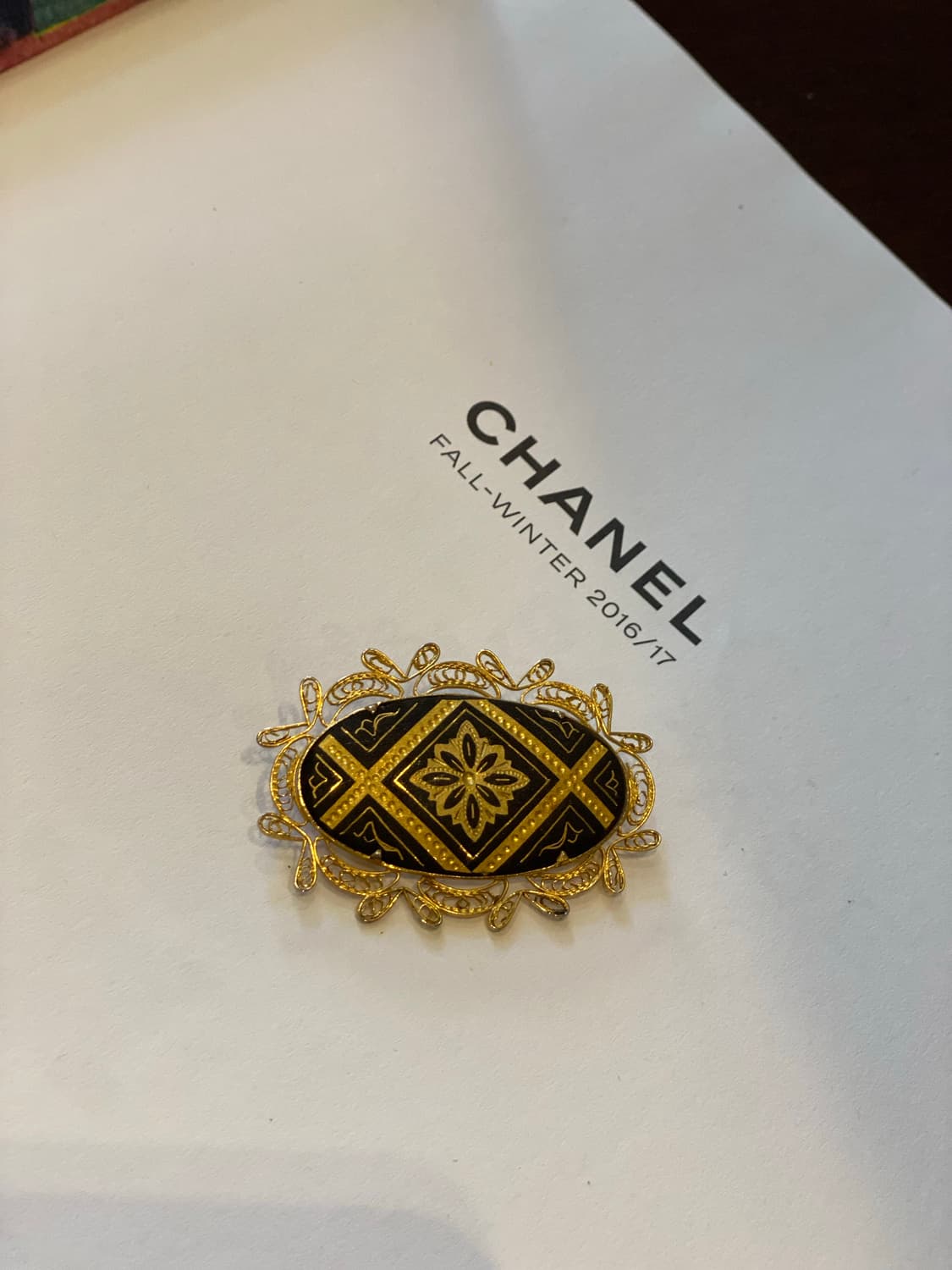 블랙 골드 오벌 브로치 상품이미지3