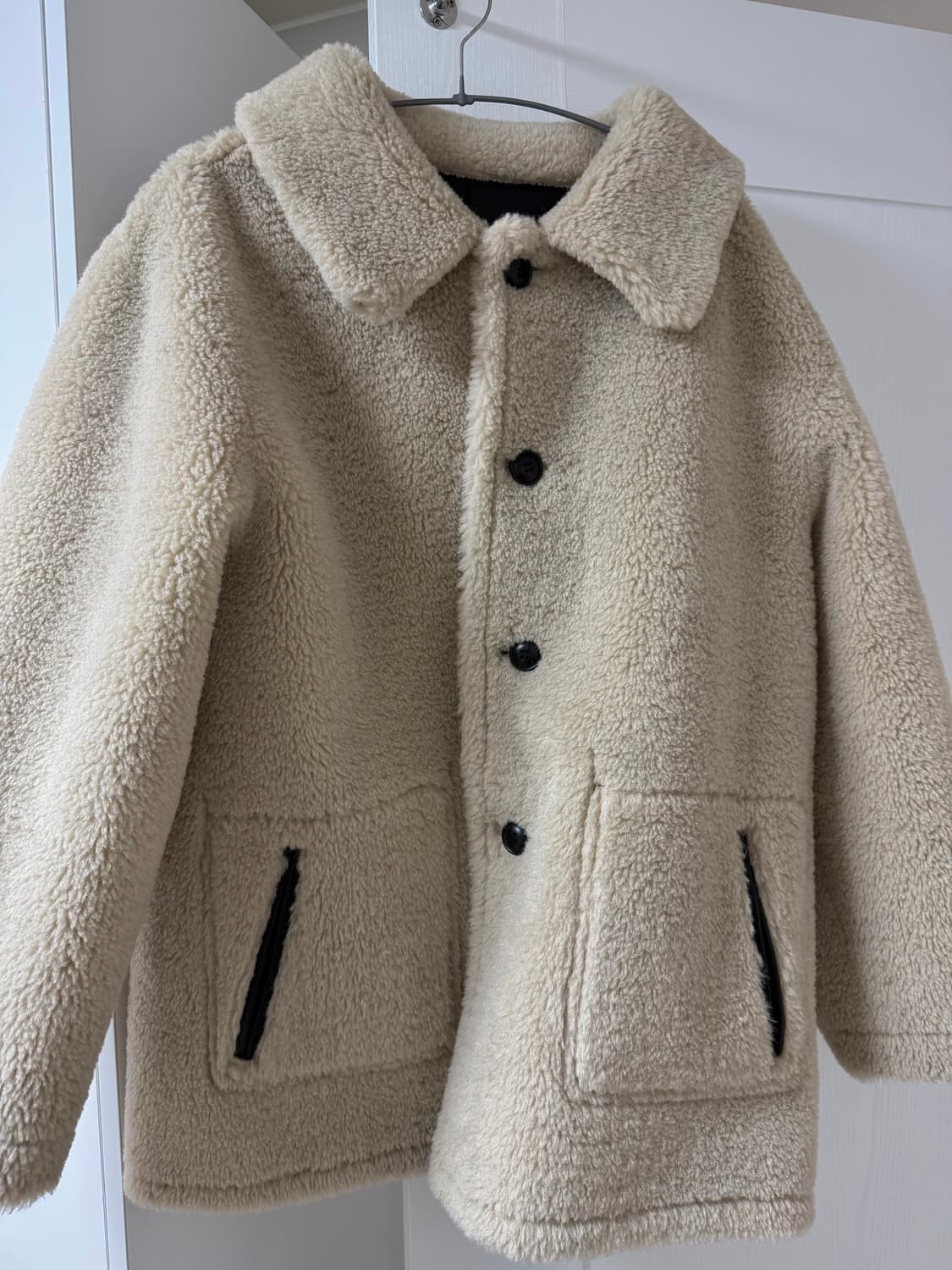 우먼즈 리버서블 신세틱 레더 시어링 하프 코트 상품이미지3