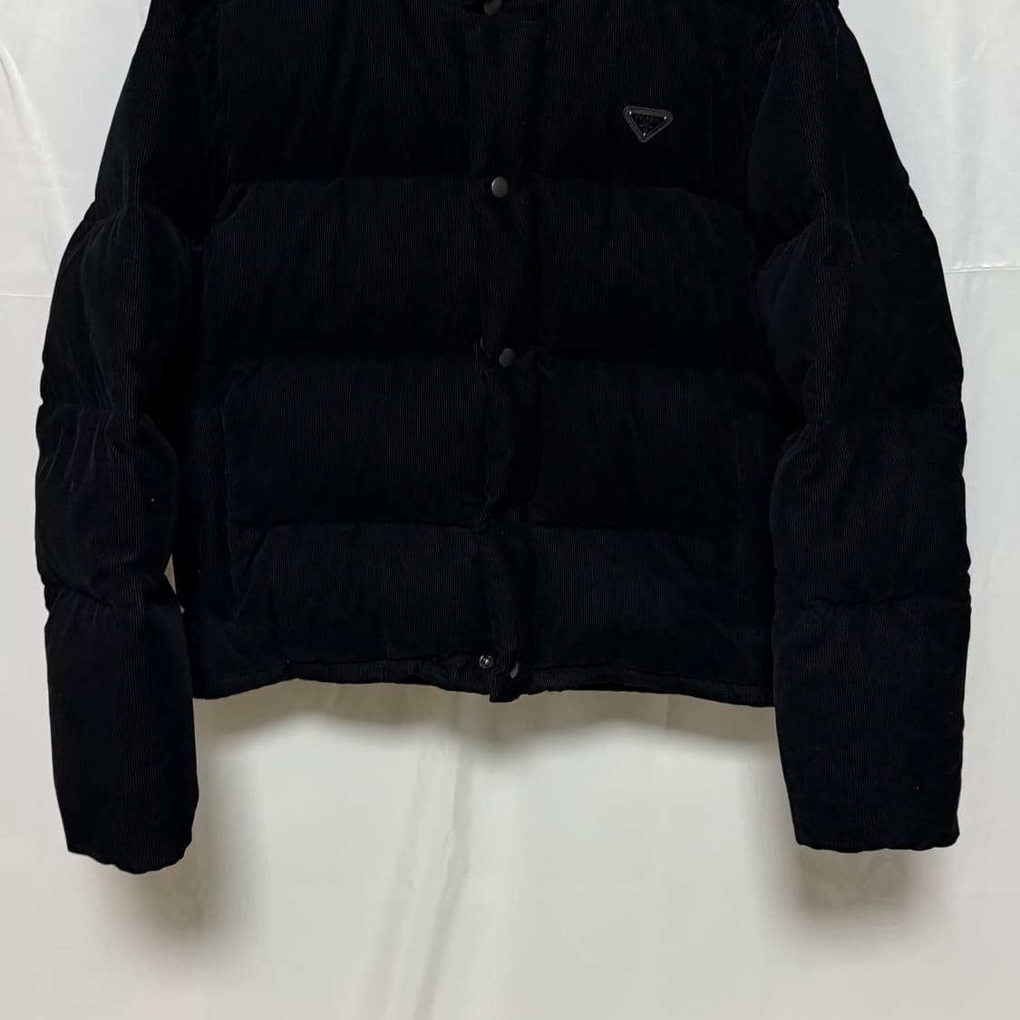 [S+급/M] 프라다 코듀로이 다운 패딩 자켓 블랙 상품이미지3