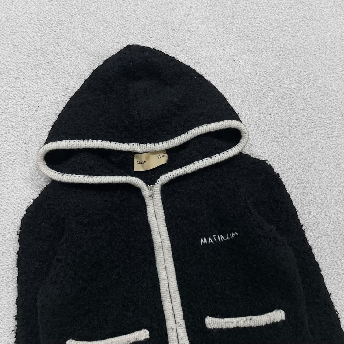마뗑킴 Matin kim 라인 포인티드 니트 후드집업 상품이미지3