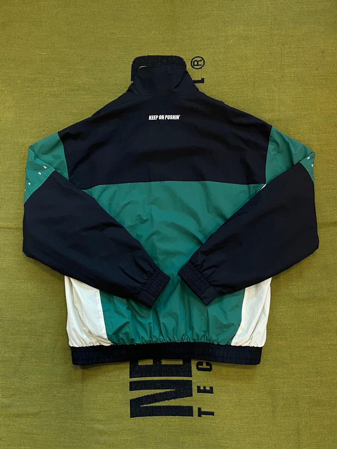큐디에잇가먼츠(QT8 GARMENTS) 윈드브레이커 상품이미지4