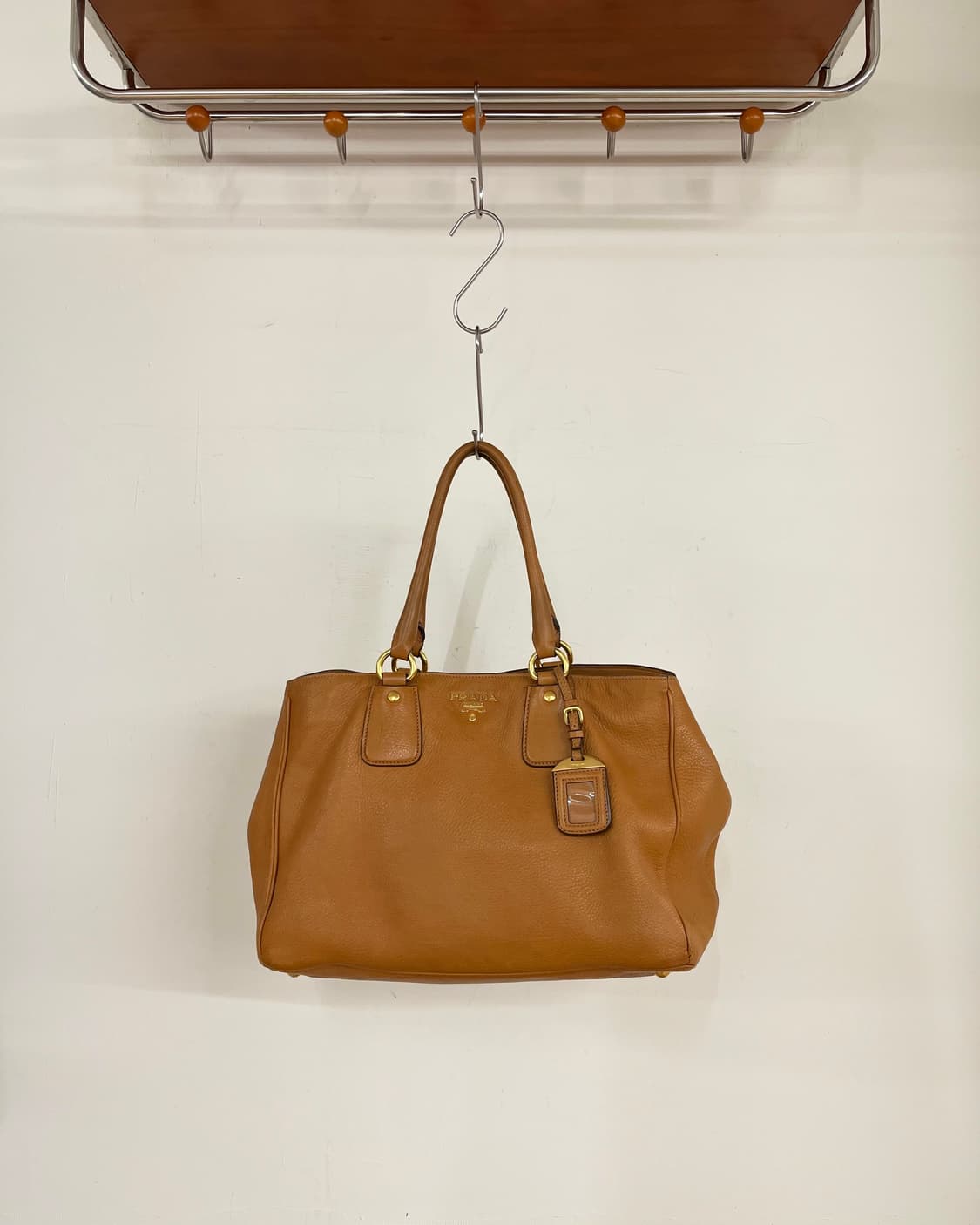 프라다 비텔로 다이노 레더 오픈 토트백 상품이미지2